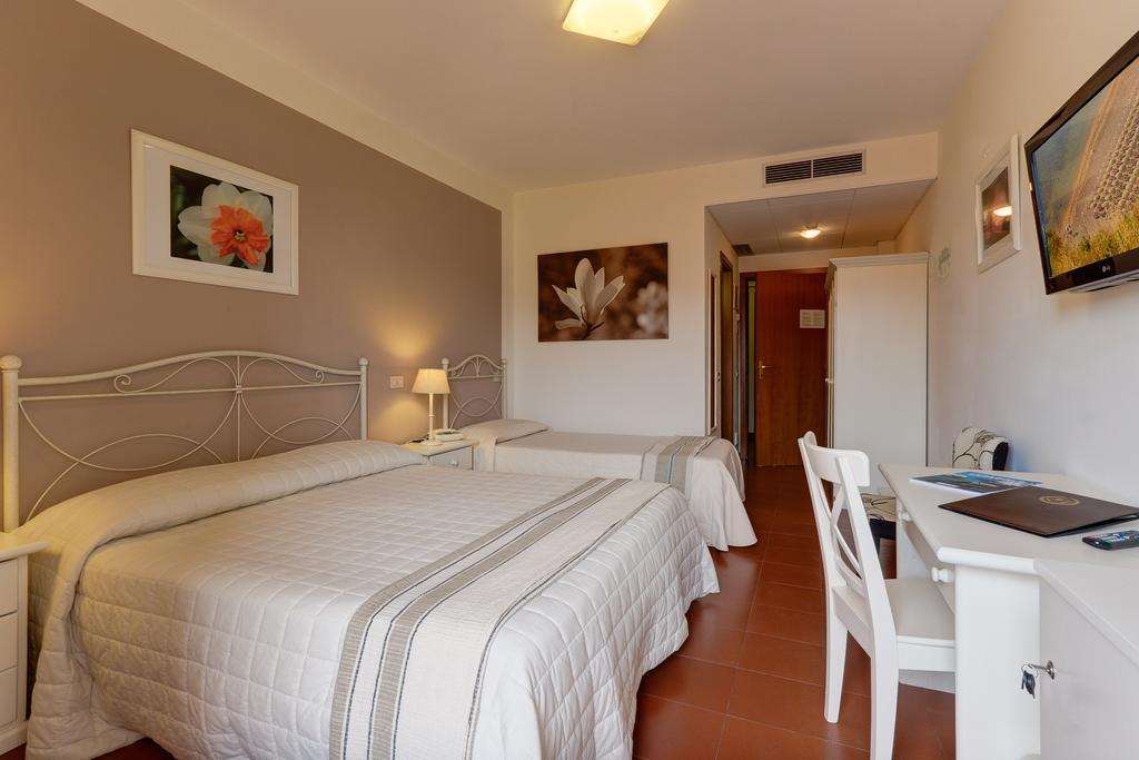 Hotel Giardino Suites And Spa - Numana Room photo