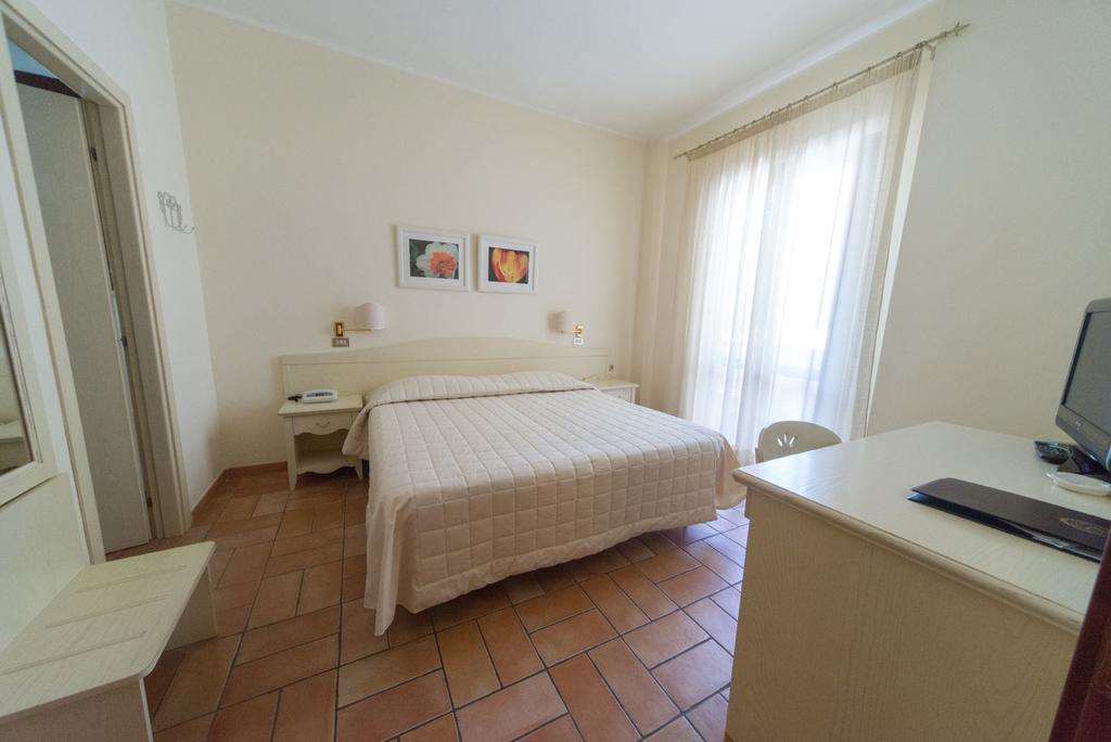 Hotel Giardino Suites And Spa - Numana Room photo